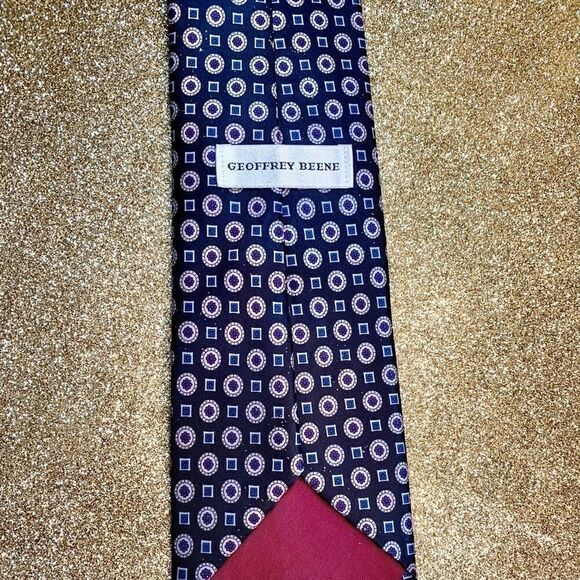 Geoffrey Beene Tie 56.5” - Picture 3 of 3
